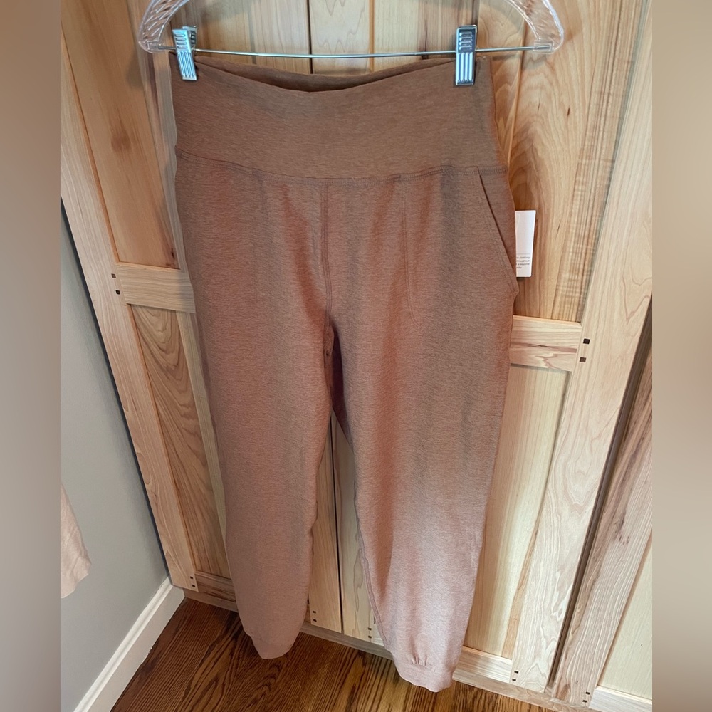 Beyond Yoga New With Tags size medium joggers
